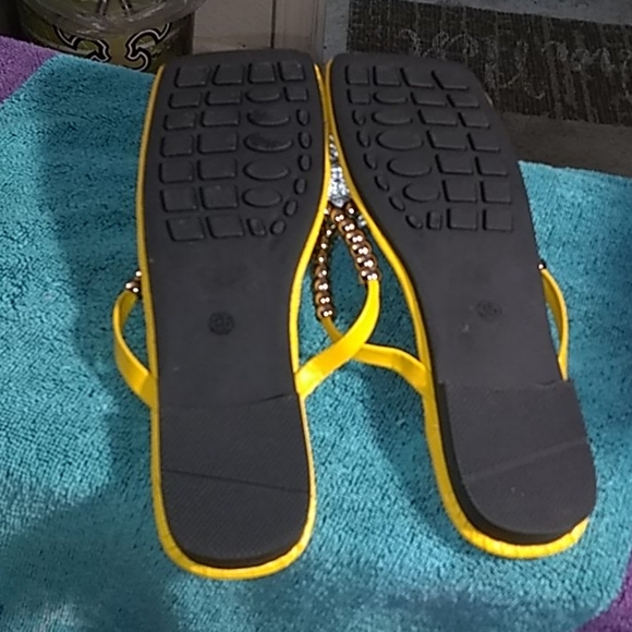 🐣 ChicMe Quilted Beaded Decor Toe Flat Sandals - Picture 5 of 8